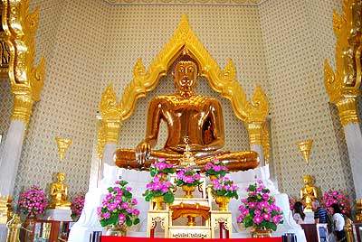 หลวงพ่อทองคำ วัดไตรมิตร