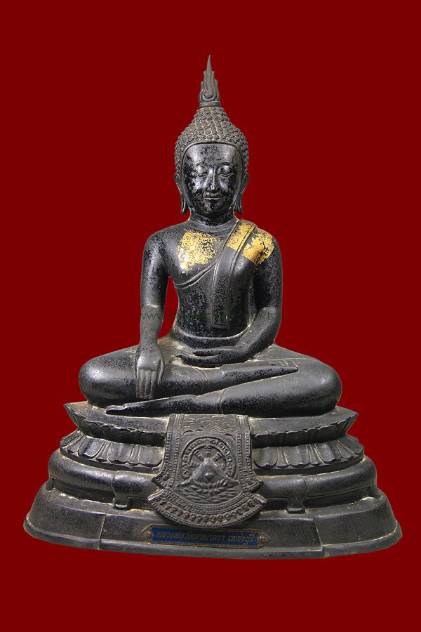 หลวงพ่อวัดเขาตะเครา พระบูชาขนาด9นิ้ว ปี2516  龙婆瓦考达好寺 供奉型尺寸9 寸 2516年