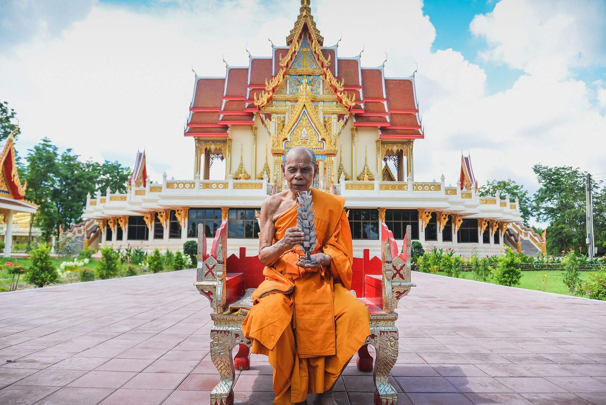 หลวงพ่อสิน มหาเศรษฐี หล่อโบราณรุ่นแรก 