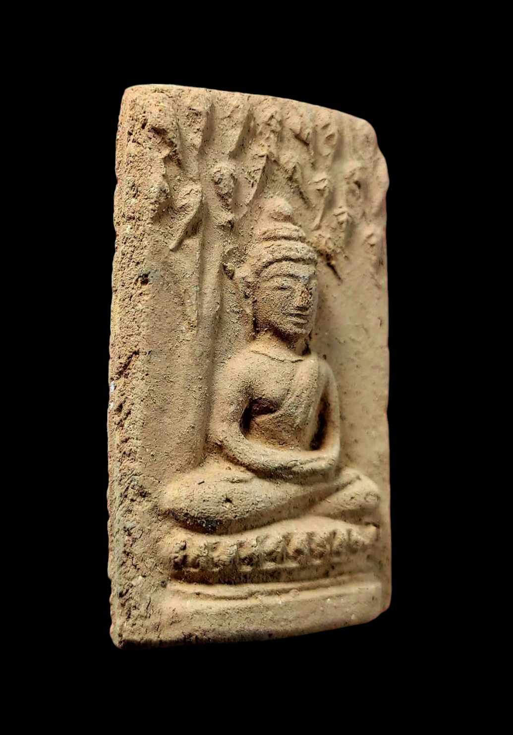 พระผงพรายสมุทร พ่อท่านเจิม ปรกโพธิ์ใหญ่ หลังฤฤา ปี2499 วัดหอยราก จ.นครศรีธรรมราช 博坡菩提大模 后面乐路符(ฤฤา) 龙婆贞 佛历2499/1956年 瓦怀乐寺 洛坤府